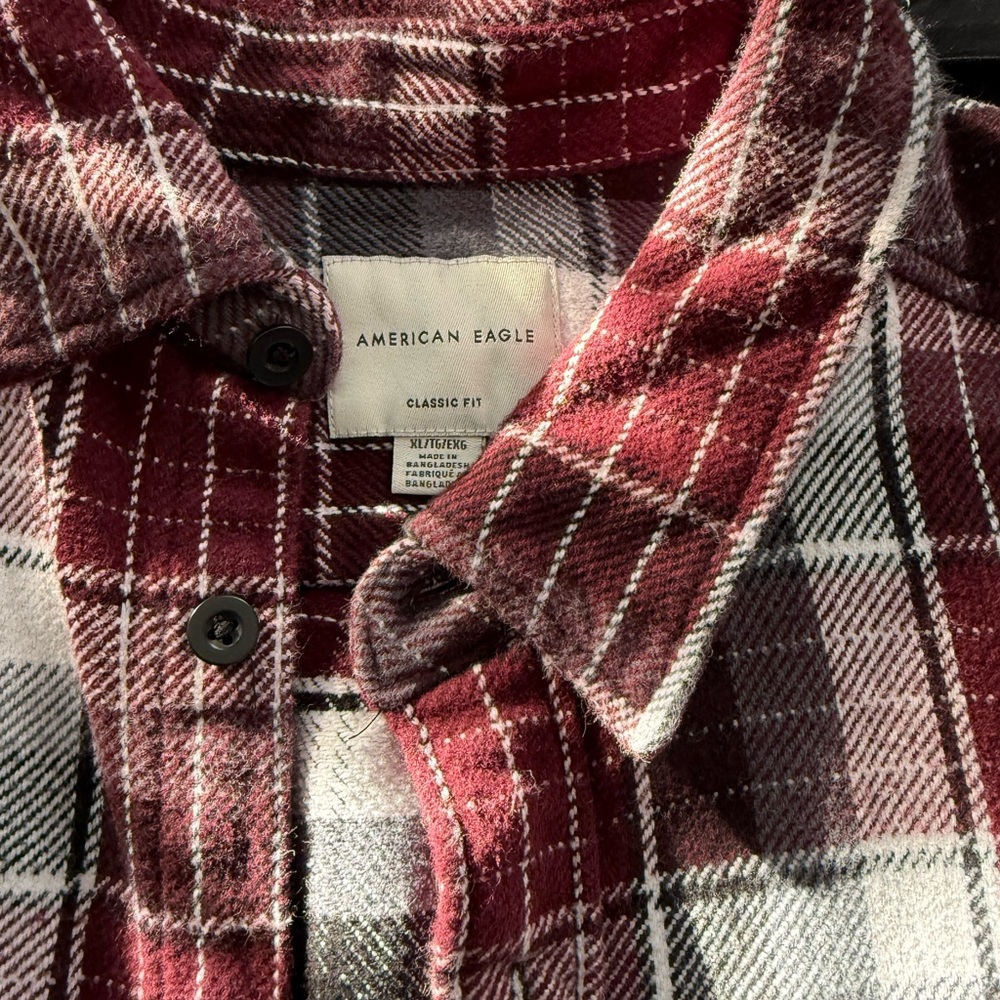 American Eagle Outfitters Red and White Plaid Casual Button Down Shirt